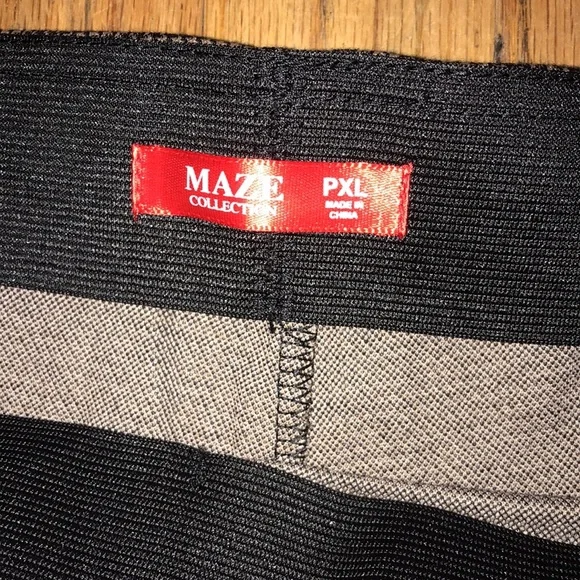 Maze Collection Pleated front Leggings - Picture 3 of 5